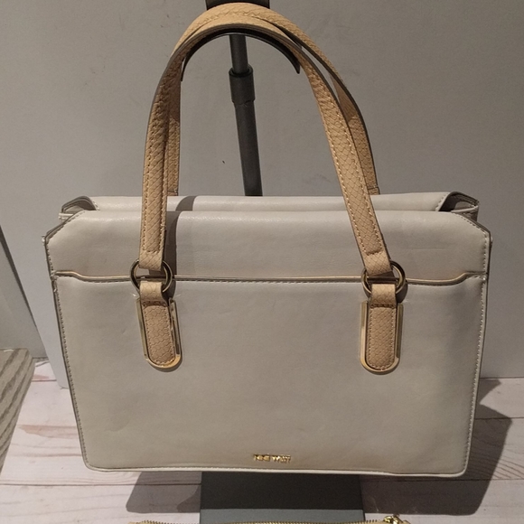 Beautiful genuine leather bag by Nine West 🍀 - Picture 3 of 8